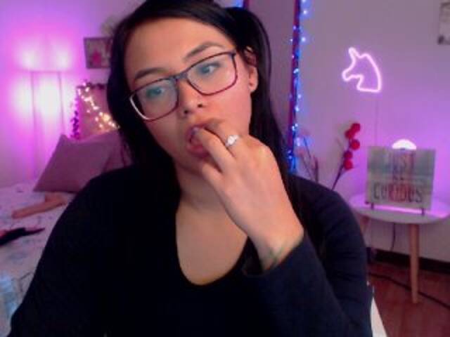 Broadcast Screenshots Miss-Bonnie