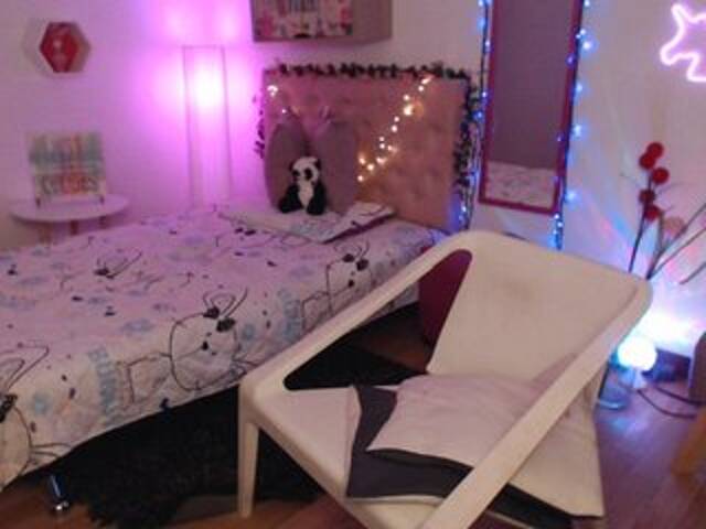 Broadcast Screenshots Miss-Bonnie