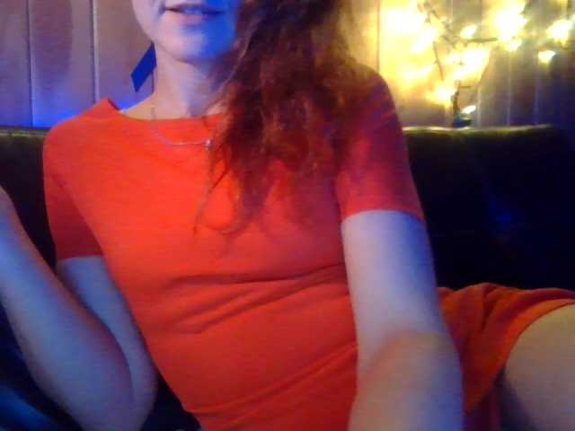 Fotos miss-redhead I reply to a private message for 5 tokens, get up to show my figure - 15 tokens, look at your camera for 30 tokens, subscribe to you for 50 tokens.