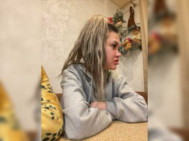 Broadcast Screenshots miss-victoria