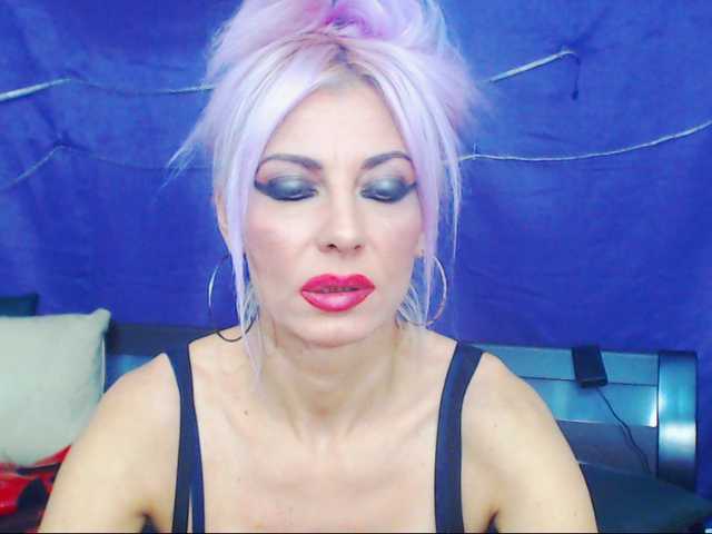 Broadcast Screenshots HoneyLara