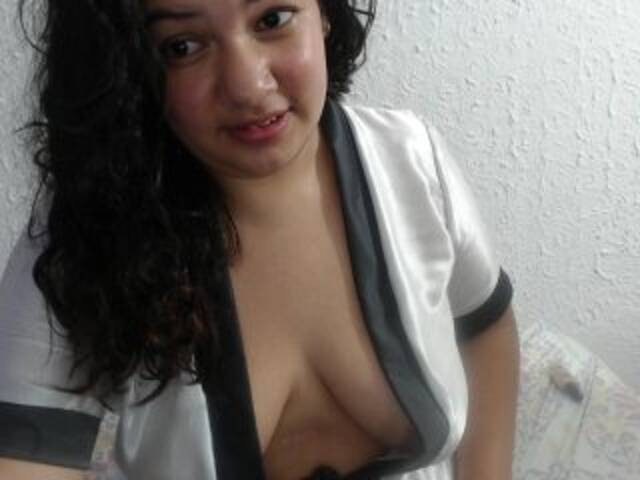 Broadcast Screenshots MollyBaker