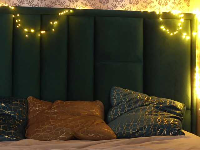 Broadcast Screenshots MollySkyler