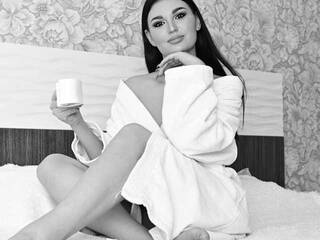 Erotisk videochat Monika-Doll