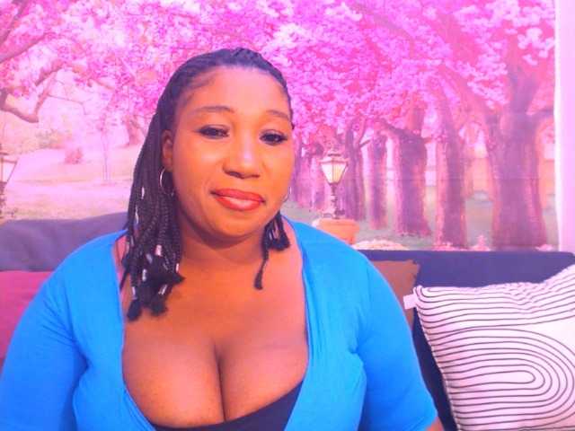 Fotos mysticeboney #bbw,bigboobs,bigass,lovensepussy.ebonyqueen..100tkns