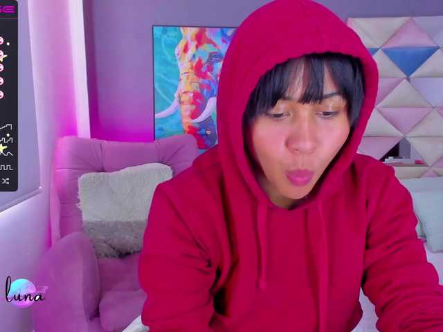 Broadcast Screenshots NAOMILUNA