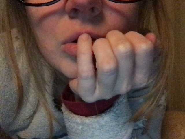 Broadcast Screenshots naturalblonde