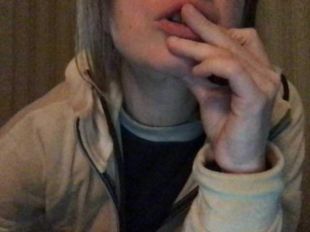 Broadcast Screenshots naturalblonde