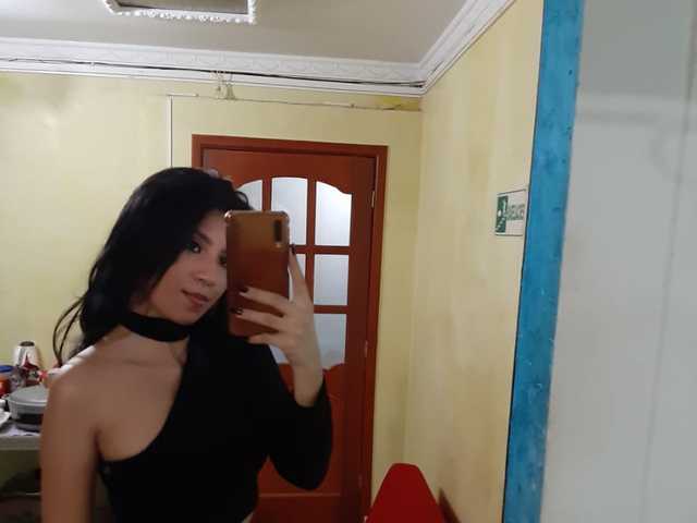 Erotisk videochat Nicky-Rose