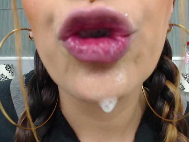 Broadcast Screenshots NicolleWayne