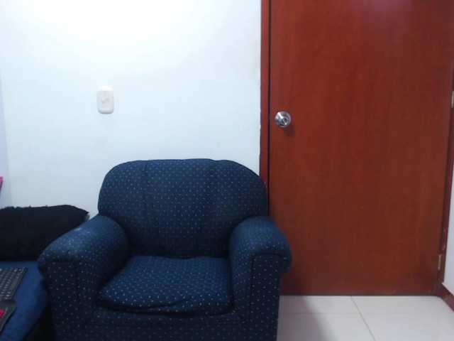 Broadcast Screenshots pamelaaniston