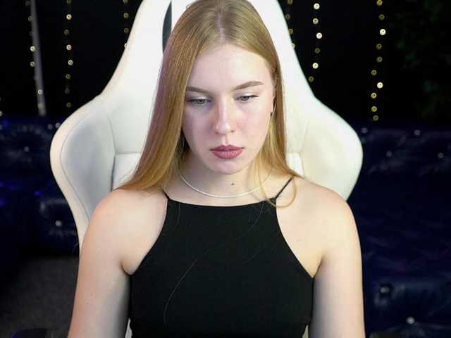 Broadcast Screenshots Polina054