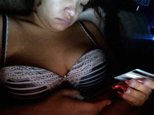Fotos Prettiestpurr IM NEW AND I WOULD LIKE YOU TO HELP ME TOUCH MYSELF. 25TKN