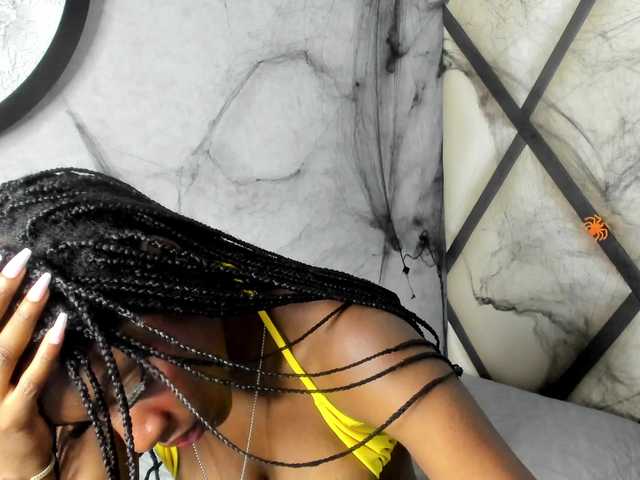 Broadcast Screenshots Queen-01