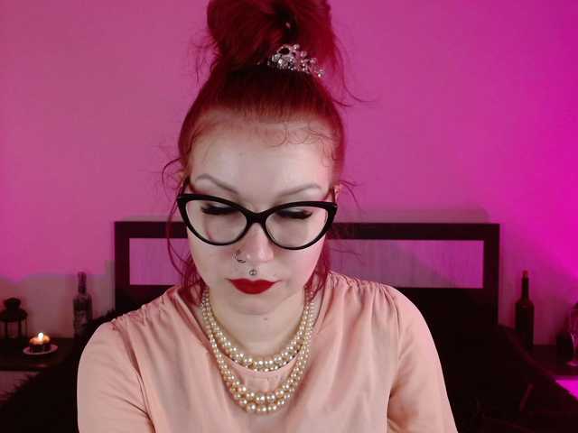 Fotos Goddess_Amanita You Glamournatrix Findomme will humiliate you gently