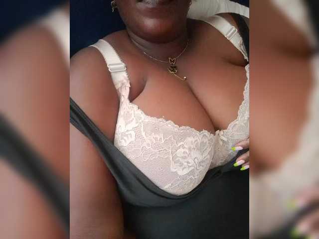Broadcast Screenshots Queenbigboobs