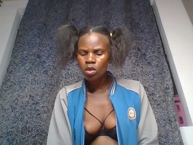 Broadcast Screenshots Queenyann