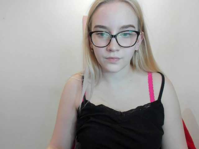 Fotos rikkisix69 Hi guys :) My name is Rikki, my biggest strengths are my #bigtits, and #ass. Im still #teen, and #new here, and very #shy too. ;)