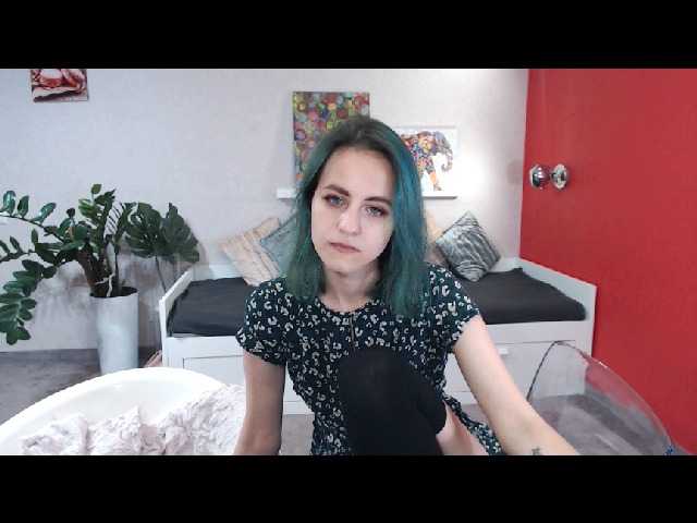 Broadcast Screenshots RosalynHelsin