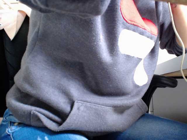 Broadcast Screenshots RoxaneFox