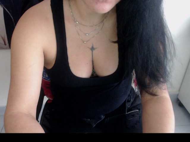 Broadcast Screenshots RoxaneFox