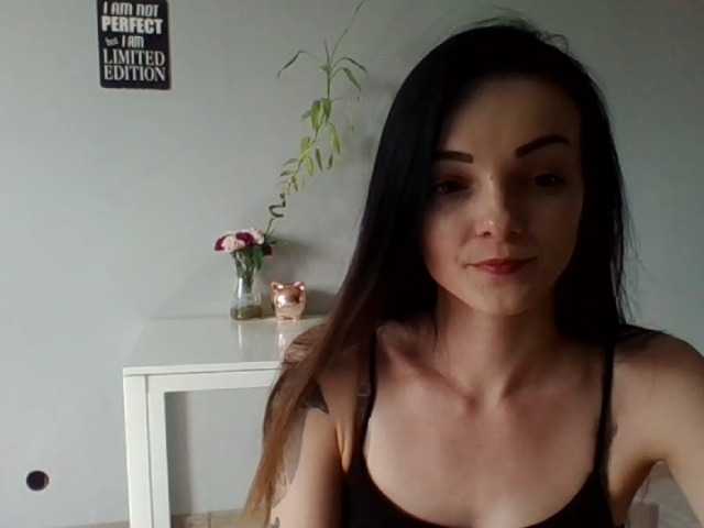 Broadcast Screenshots RoxiSexy