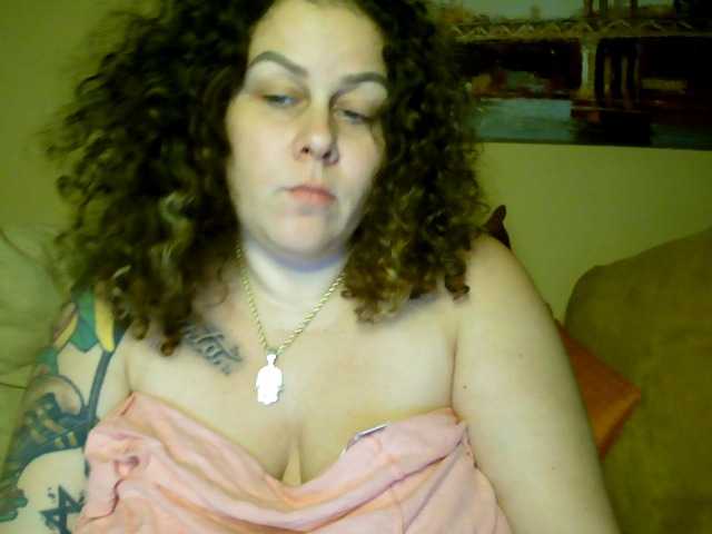 Broadcast Screenshots sabrinastits