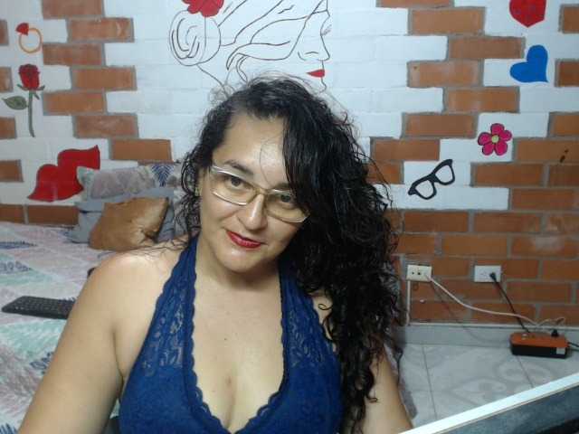 Fotos SaimaJayeb Sound during the PVT or tkns show here !!!! I love man flirtatious and very affectionate *** Make me vibrate and my Squirt is ready for you ***#lovense #squirt #mature #hairy #anal #pvt