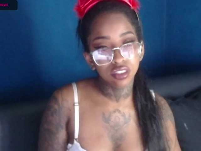 Broadcast Screenshots samantaafox