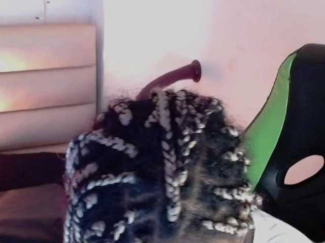 Broadcast Screenshots samantaafox