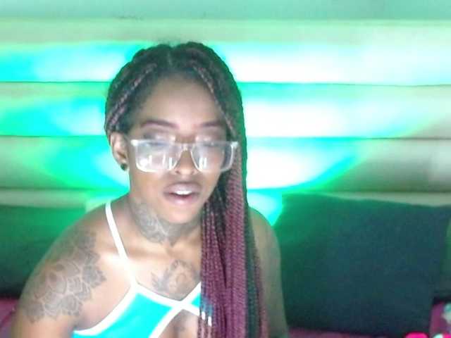 Broadcast Screenshots samantaafox