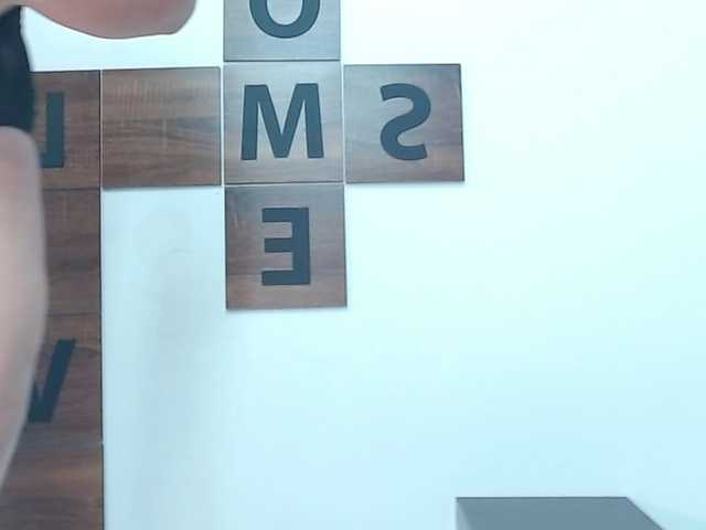 Broadcast Screenshots samara-robert