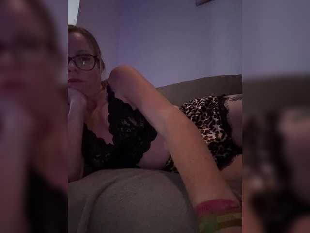 Broadcast Screenshots ScarlettRedRose