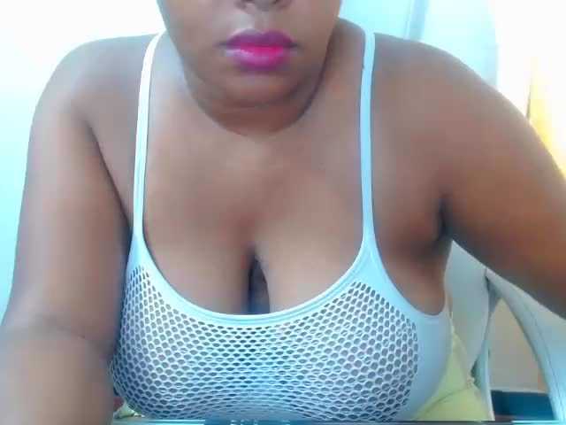 Broadcast Screenshots Sexy-Brunette