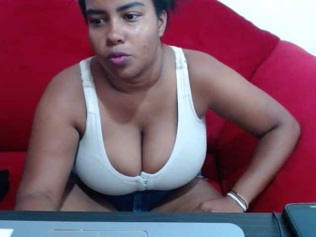 Broadcast Screenshots Sexy-Brunette