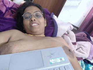 Erotisk videochat ShruthiIndian56
