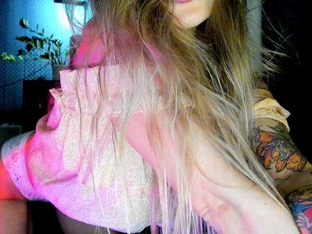 Broadcast Screenshots Sonya-Mo