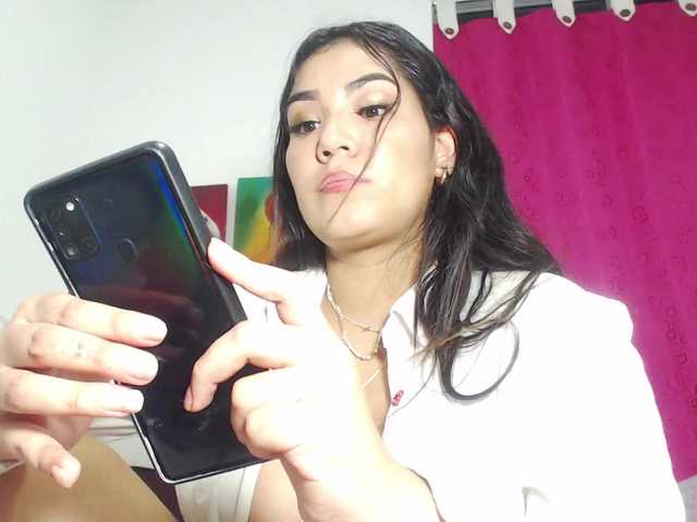 Broadcast Screenshots SophieMillerr