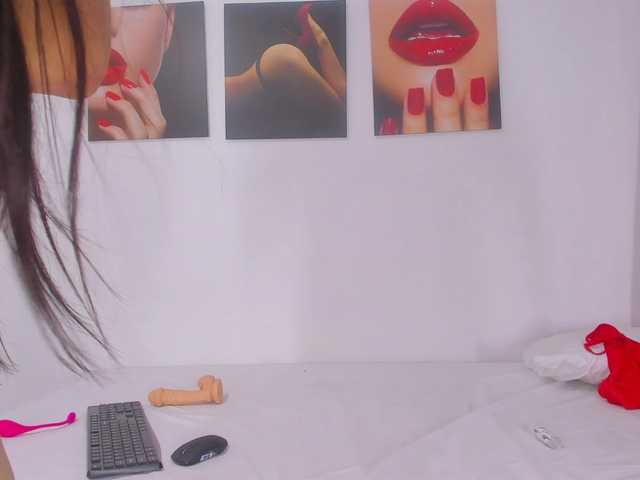 Broadcast Screenshots StefanyCollin