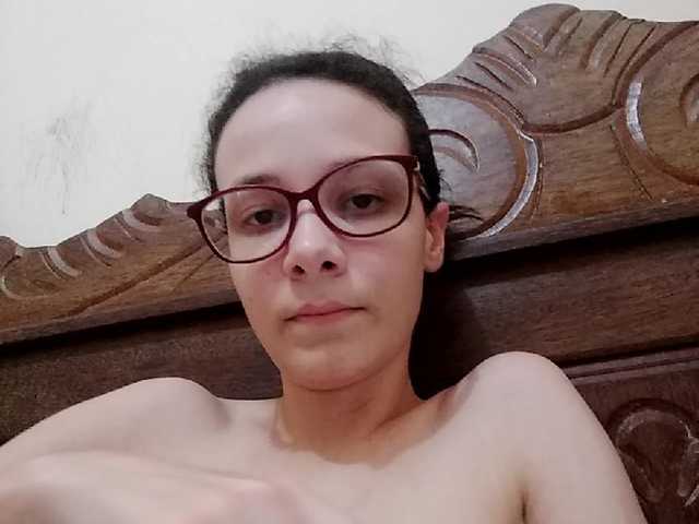 Fotos Nikita-mi Give me tokens while I shower. 20 tokens and I masturbate and show the pussy up close!