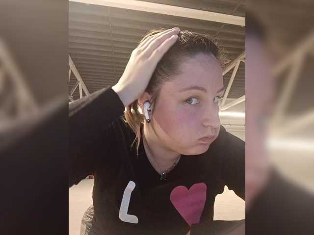 Broadcast Screenshots Suzanna3