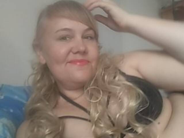 Broadcast Screenshots sweetmodel123