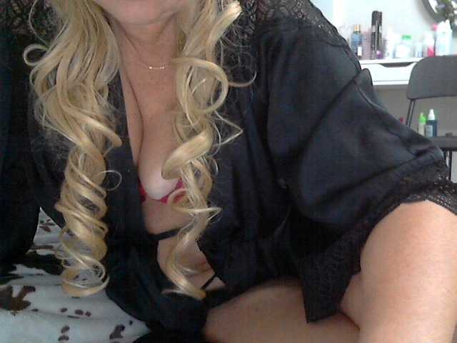 Broadcast Screenshots sweetmodel123