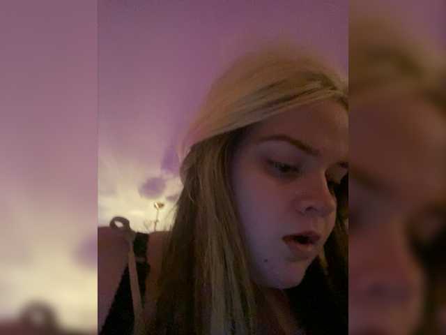 Broadcast Screenshots SweetPie22