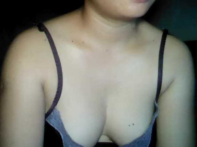 Fotos sweetsexylipz hey guys welcome to my room ♥I'm Flexible girl ready to have fun,