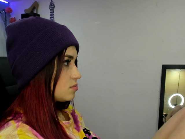 Broadcast Screenshots tamara-scraw