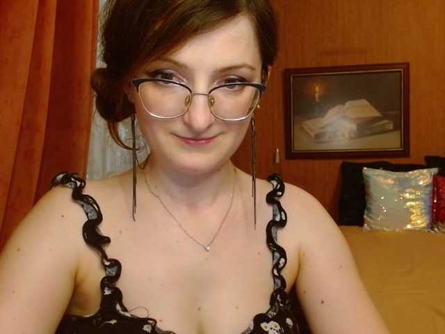 Fotos tastyAriel Sweet and yet dang naughty ;) #innocentface #sweet #petite #glasses #fetish #natural #domina #teaser #cfmn #joi #cei #cbt #sph