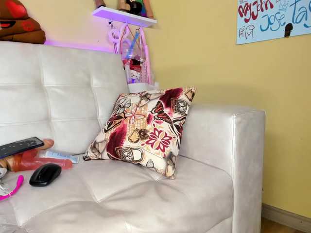 Broadcast Screenshots tiny-cora