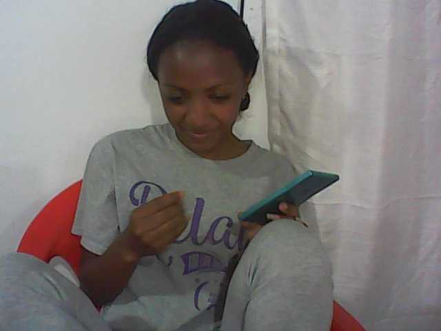 Broadcast Screenshots tinychloe