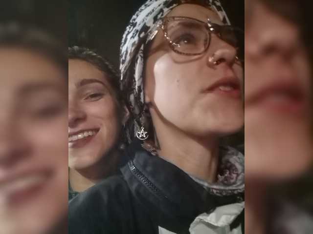 Broadcast Screenshots TreshGirls